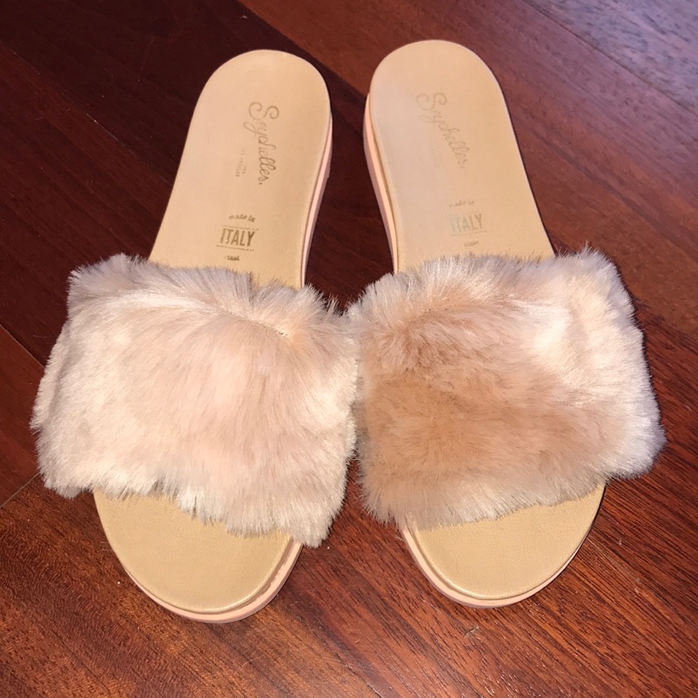 Seychelles Beyond Reason Blush Pink Furry Slides